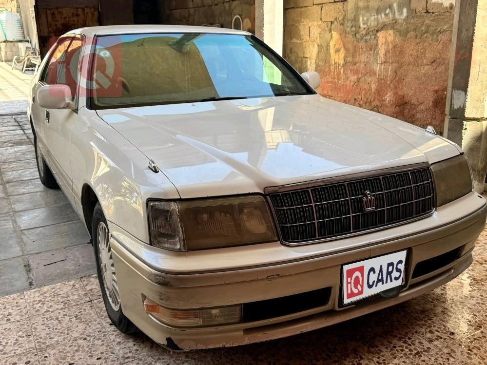 تۆیۆتا کراون